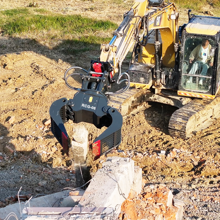 Trasforma i tuoi progetti con la pinza demolitrice di RAY attaches