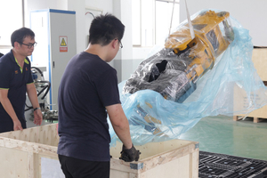 Exp&eacute;dition d'emballage de grappin hydraulique (1)